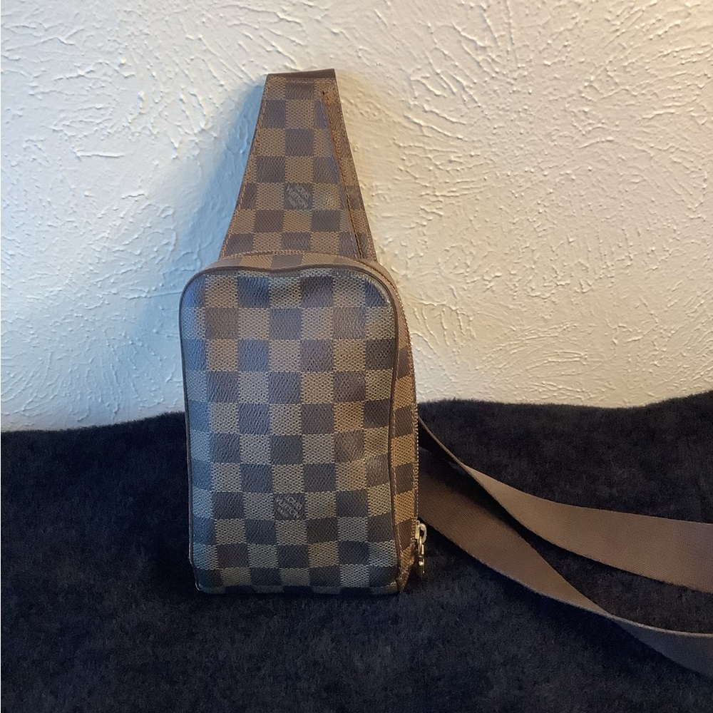 Louis Vuitton bag - Picture 9 of 13